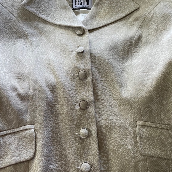 Gorgeous Bestini two-piece ivory/beige skirt suit, EUC/small-medium - Picture 5 of 8